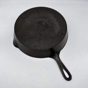 Pre Griswold Erie #9 Cast Iron 7/0c Great Condition Third Series